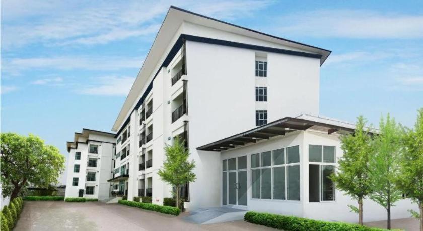 B2 Korat Boutique And Budget Hotel Nakhon Ratchasima Exterior photo