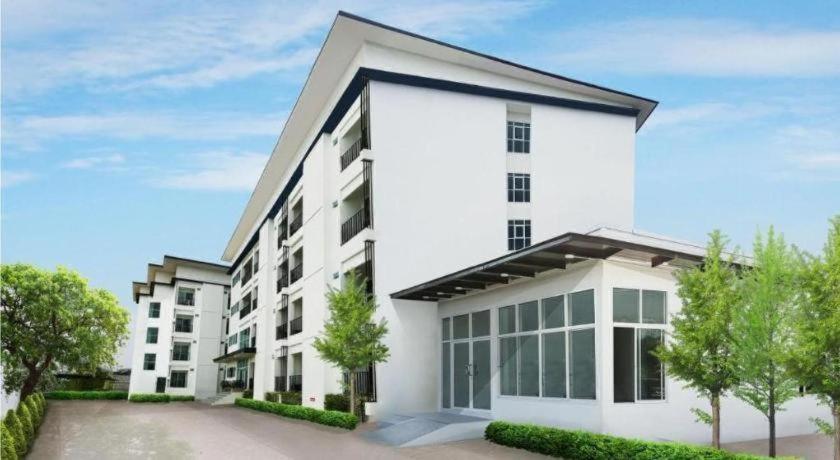 B2 Korat Boutique And Budget Hotel Nakhon Ratchasima Exterior photo