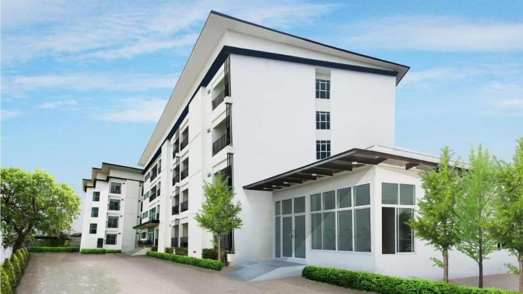 B2 Korat Boutique And Budget Hotel Nakhon Ratchasima Exterior photo
